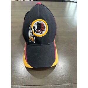 Reebok Washington Redskins NFL Onfield Flexfit Hat Black Gold Mens SM S/M Cap
